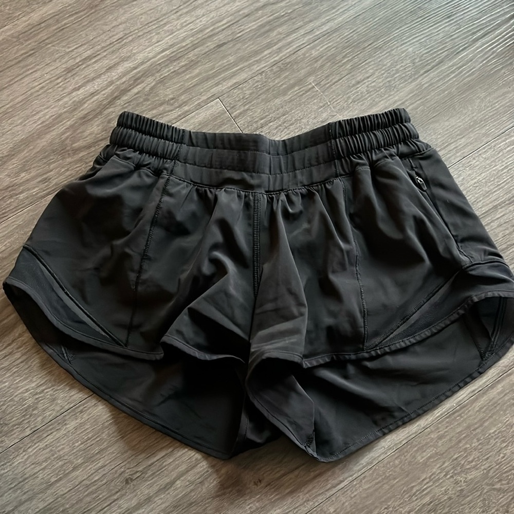 Lululemon Hotty Hot Shorts 2.5